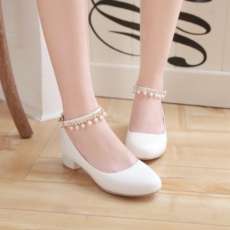 Korean Style Women's Flat Shoes with Metal Decoration and Buckle Strap