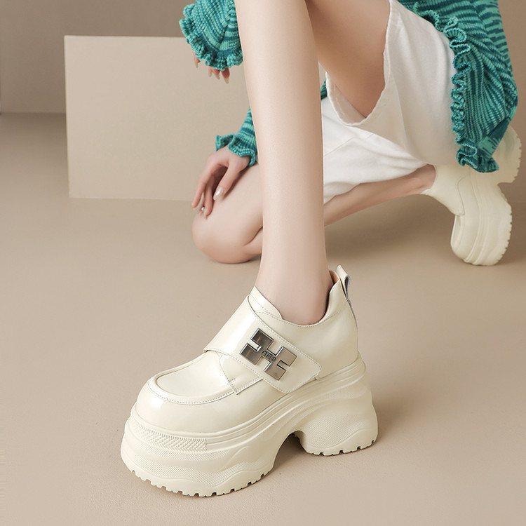 Deep Mouth Flat Shoes with Super High Heel and Platform Sole - Image 3
